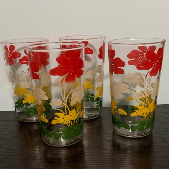 Other - Vintage Glass Cups with Flower Design